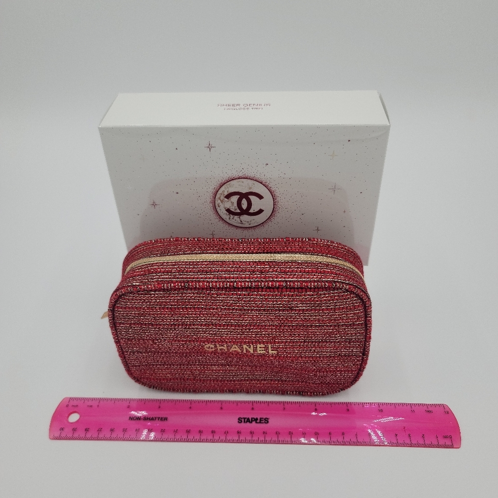 Chanel holiday bag NWT in gift box Collector Gift - Picture 4 of 4